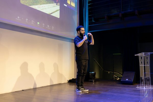 Smartphones Incassables pour Seniors : Le Choix Idéal pour une Technologie Durable ?